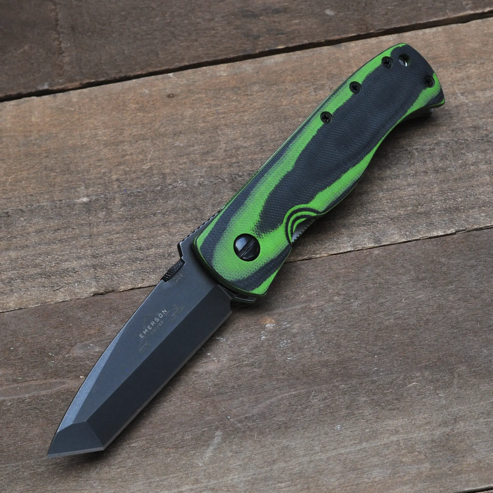 CQC-7B-NW with Black and Green Contoured G-10